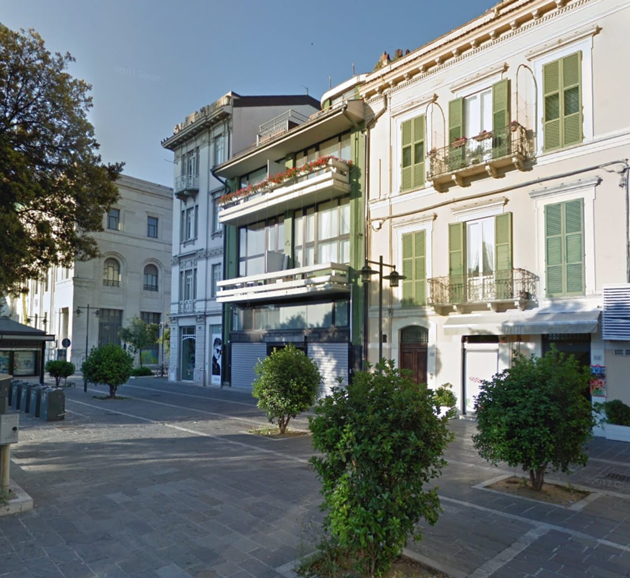 Piazza del Sacro Cuore a Pescara, zona dello Studio Regina